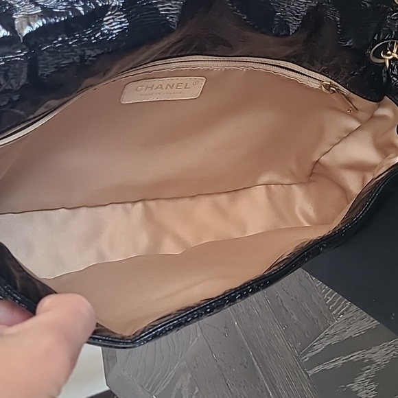 Chanel Rock and Chain Shoulder Bag - Picture 9 of 16